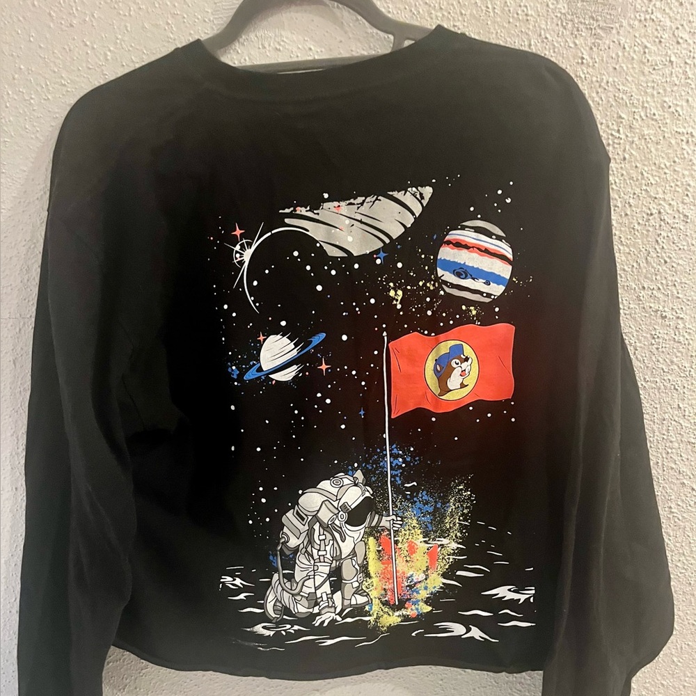 Buc-ee’s  Space Black Bucees crop T-Shirt - size Large